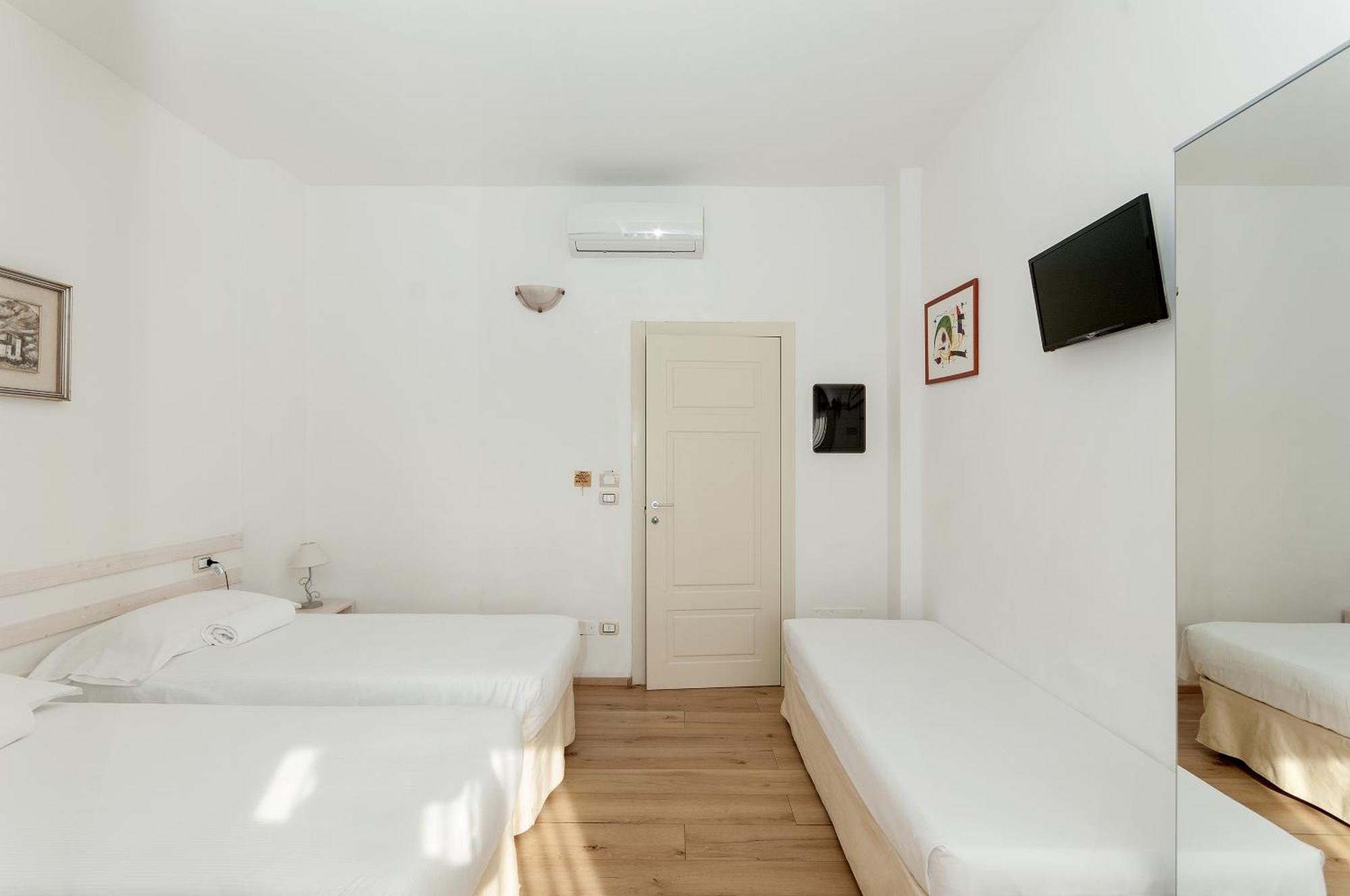 La Camera Bologna-Stazione Affittaly Rooms Exterior photo