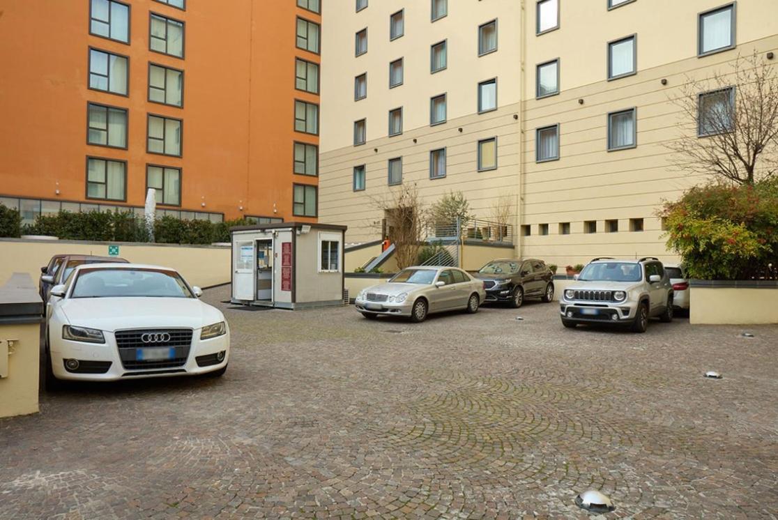La Camera Bologna-Stazione Affittaly Rooms Exterior photo